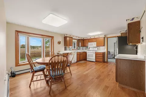 Kitchen - 9897 Fleming Rd, Dexter, MI 48130 photo 4 of 4