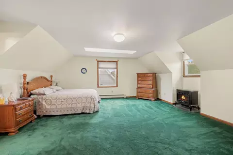 Bedroom - 9897 Fleming Rd, Dexter, MI 48130 photo 3 of 3