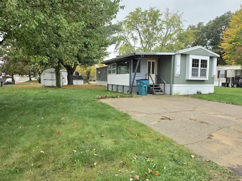 43 Maple Ct, Muskegon, MI 49445