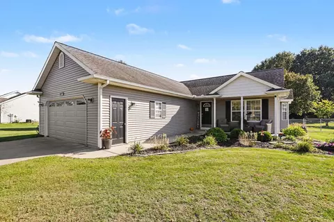 32777 Zinfandel Ave, Paw Paw, MI 49079