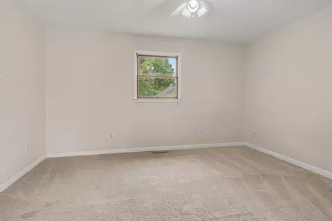 Bedroom - 7973 Willow Rd, Milan, MI 48160 photo 2 of 3