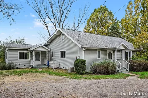 4616 Lake Chapin Rd, Berrien Springs, MI 49103