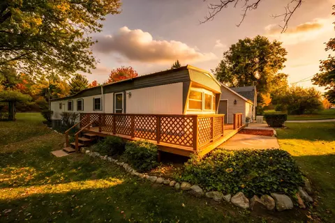 17706 Pierce Rd, Stanwood, MI 49346