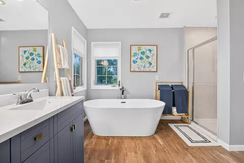 Bath - 336 Hyder Circle Dr, Plainwell, MI 49080 photo 1 of 5