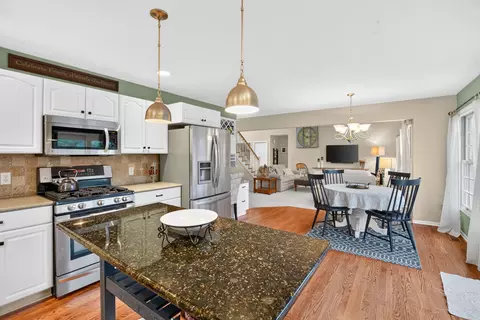 Kitchen - 336 Hyder Circle Dr, Plainwell, MI 49080 photo 4 of 7