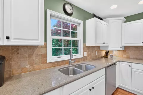 Kitchen - 336 Hyder Circle Dr, Plainwell, MI 49080 photo 3 of 7