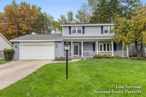 5390 Londonderry Dr SE, Kentwood, MI 49508