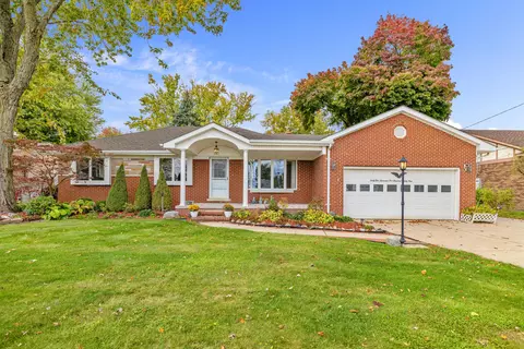 41589 Windmill St, Harrison Township, MI 48045