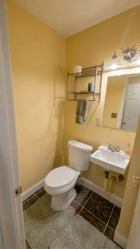 Bath - 113 Haymac Dr, Parchment, MI 49004 photo 1 of 3