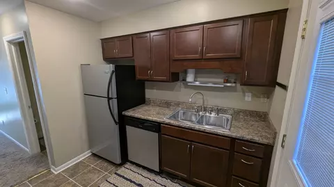 Kitchen - 113 Haymac Dr, Parchment, MI 49004 photo 2 of 3