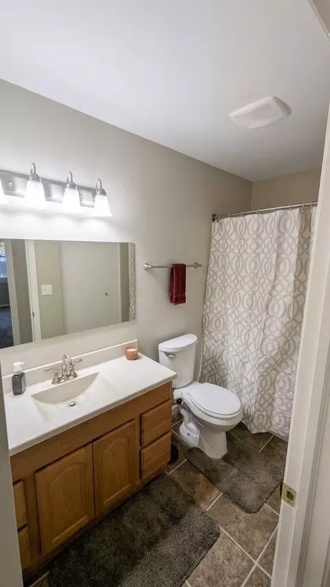 Bath - 113 Haymac Dr, Parchment, MI 49004 photo 2 of 3