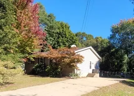 4356 Armstrong Rd, Norton Shores, MI 49441