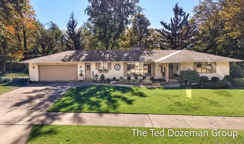 1182 Euna Vista Dr, Holland, MI 49423