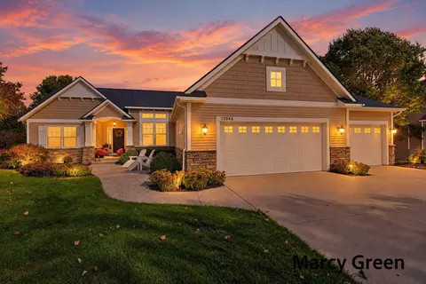 13046 Acacia Dr, Grand Haven, MI 49417