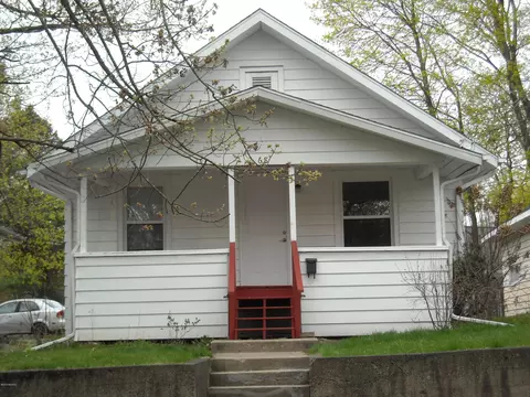68 Maple Grove Ave, Battle Creek, MI 49017
