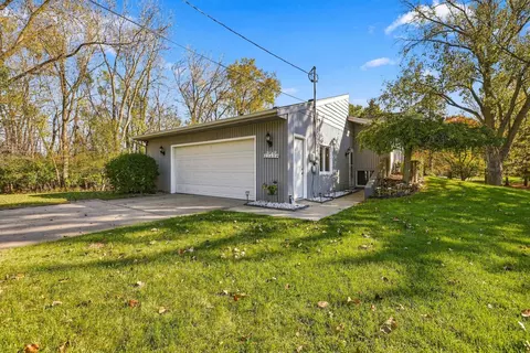 2560 Knapp St NE, Grand Rapids, MI 49505
