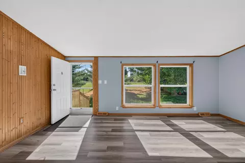Living - 10570 Case Rd, Brooklyn, MI 49230 photo 5 of 6