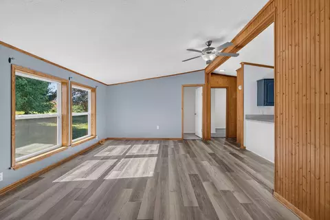 Living - 10570 Case Rd, Brooklyn, MI 49230 photo 3 of 6
