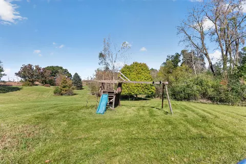 Exterior - 10570 Case Rd, Brooklyn, MI 49230 photo 5 of 13