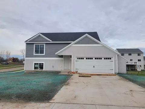 4224 Old Farm Dr, Wayland, MI 49348