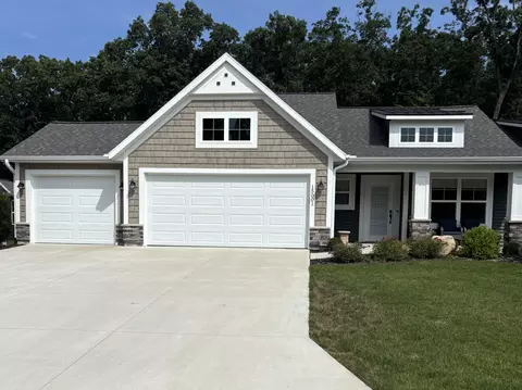 15001 Kingfisher Way, Grand Haven, MI 49417