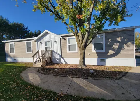 1139 Maple Leaf Ln NW, Walker, MI 49534