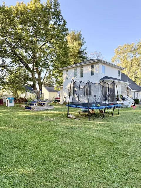 Exterior - 112 Walnut St, Brooklyn, MI 49230 photo 3 of 5