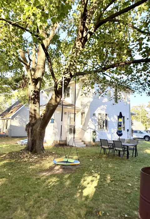 Exterior - 112 Walnut St, Brooklyn, MI 49230 photo 4 of 5