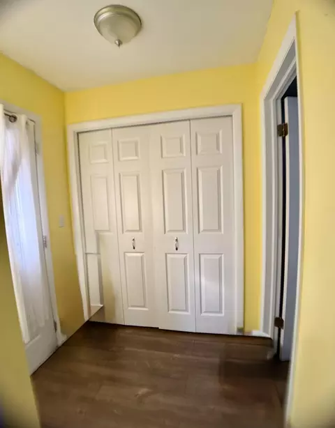 Entry Way - 112 Walnut St, Brooklyn, MI 49230 photo 2 of 2