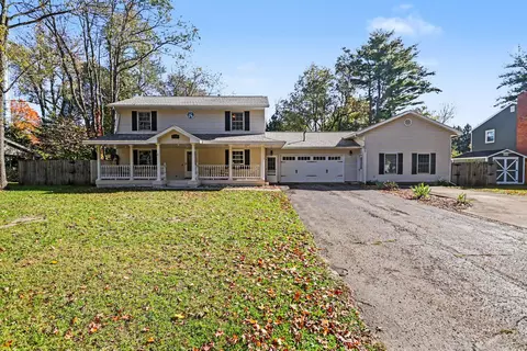 2741 Cloyster Ct, Kalamazoo, MI 49008