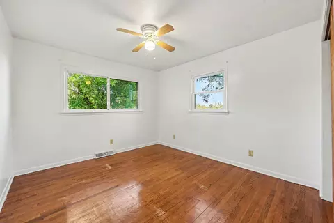 Bedroom - 12485 S Custer Rd, Dundee, MI 48131 photo 4 of 6