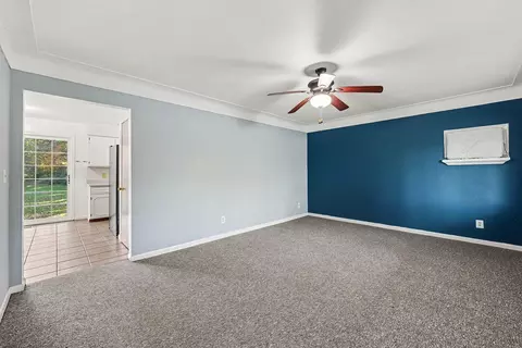 Living - 12485 S Custer Rd, Dundee, MI 48131 photo 2 of 3