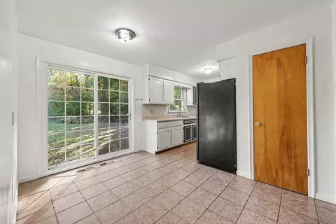 Kitchen - 12485 S Custer Rd, Dundee, MI 48131 photo 3 of 3