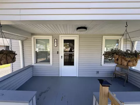 Exterior - 635 Madison St, Jackson, MI 49202 photo 5 of 7