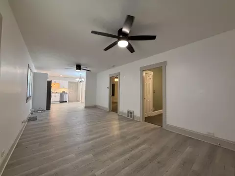 Living - 635 Madison St, Jackson, MI 49202 photo 2 of 4