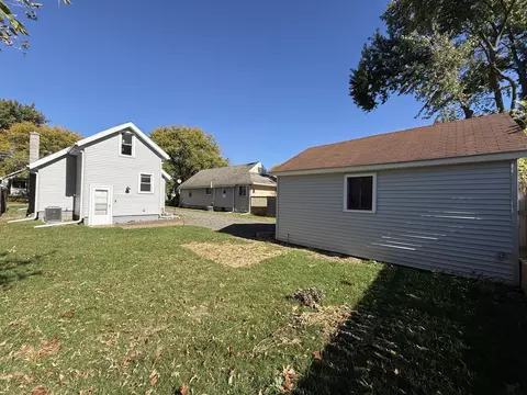 Exterior - 635 Madison St, Jackson, MI 49202 photo 2 of 7