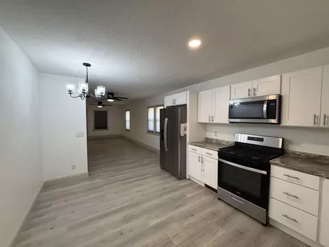 Kitchen - 635 Madison St, Jackson, MI 49202 photo 2 of 5