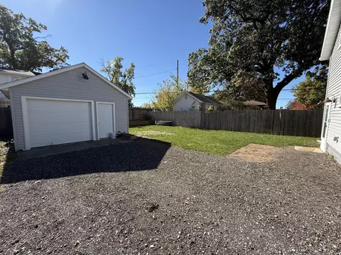 Exterior - 635 Madison St, Jackson, MI 49202 photo 6 of 7