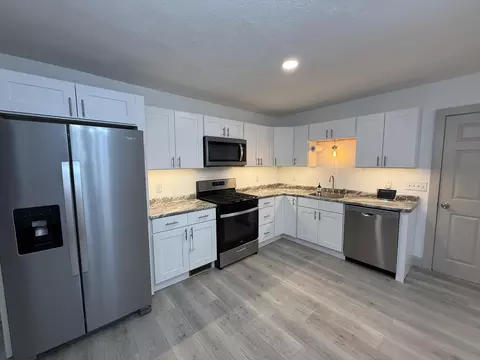 Kitchen - 635 Madison St, Jackson, MI 49202 photo 3 of 5