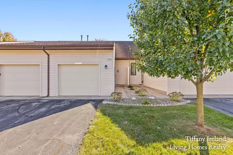 2750 Stonebluff Dr SW, Wyoming, MI 49519