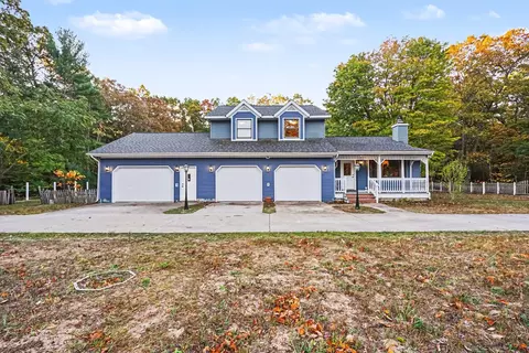 4251 W Giles Rd, Muskegon, MI 49445