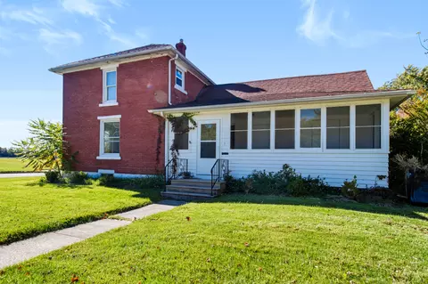 616 Magnolia St, Three Oaks, MI 49128