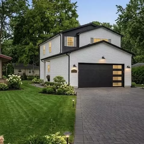 33724 Barrington St, Westland, MI 48186