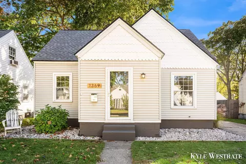1369 Cornell Rd, Muskegon, MI 49441