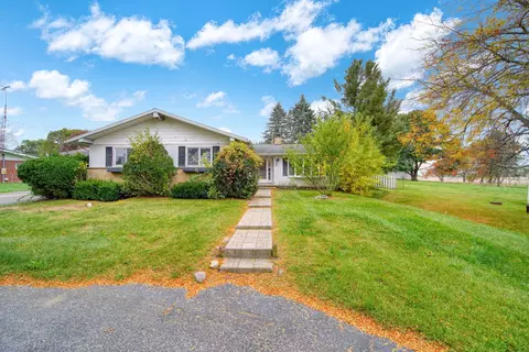 275 Normandy Dr, Onsted, MI 49265