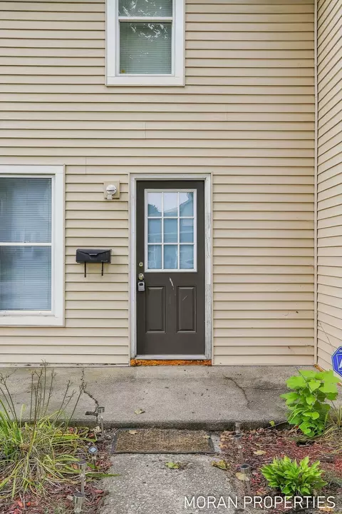 Exterior - 215 2nd Ave, Big Rapids, MI 49307 photo 5 of 7