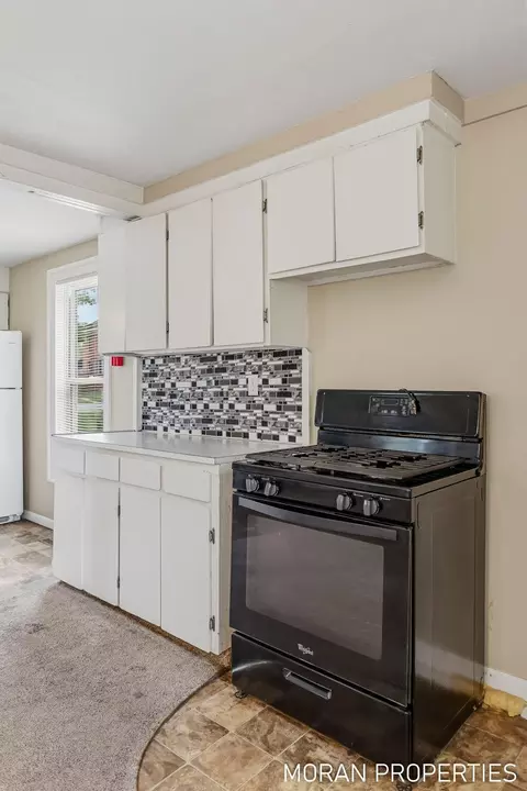 Kitchen - 215 2nd Ave, Big Rapids, MI 49307 photo 8 of 8