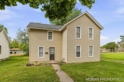 Exterior - 215 2nd Ave, Big Rapids, MI 49307 photo 2 of 7