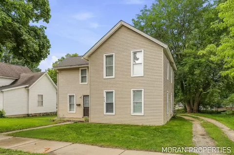 Exterior - 215 2nd Ave, Big Rapids, MI 49307 photo 3 of 7
