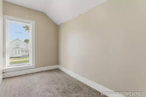 Bedroom - 215 2nd Ave, Big Rapids, MI 49307 photo 3 of 8